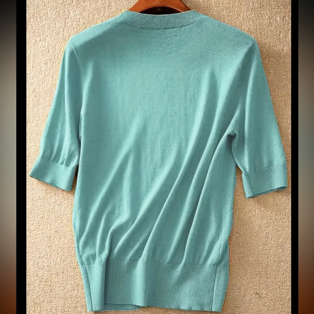 🎉 Soft Viscose Sweater - Picture 2 of 3